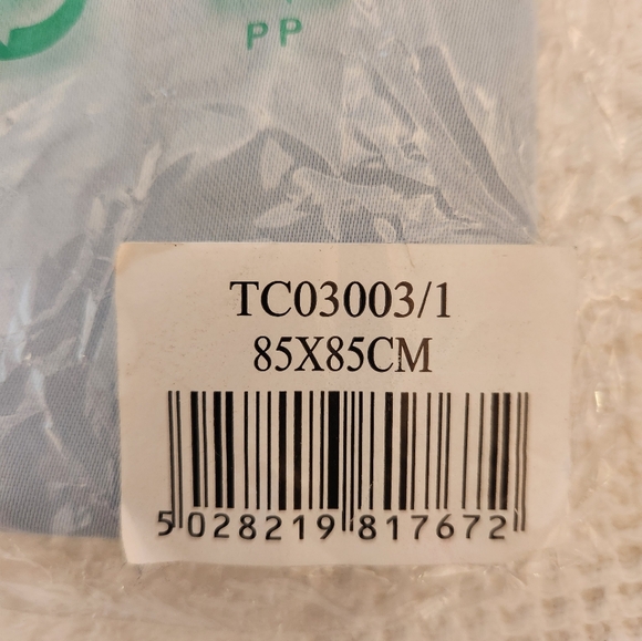 Square Table Linen/Topper - Picture 2 of 6